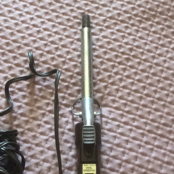 Vidal Sassoon Curling Iron - Picture 2 of 3